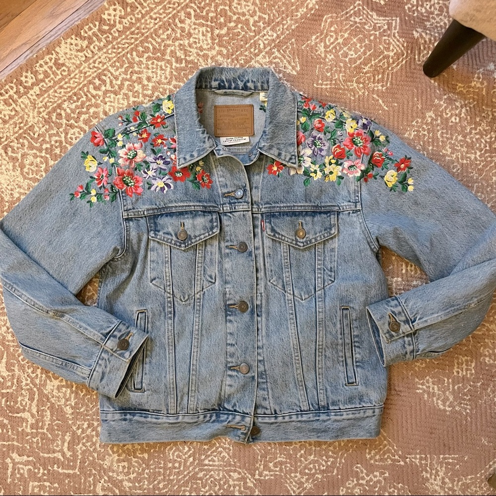 Levi’s Embroidered Ex-Boyfriend Trucker Jacket - Size S